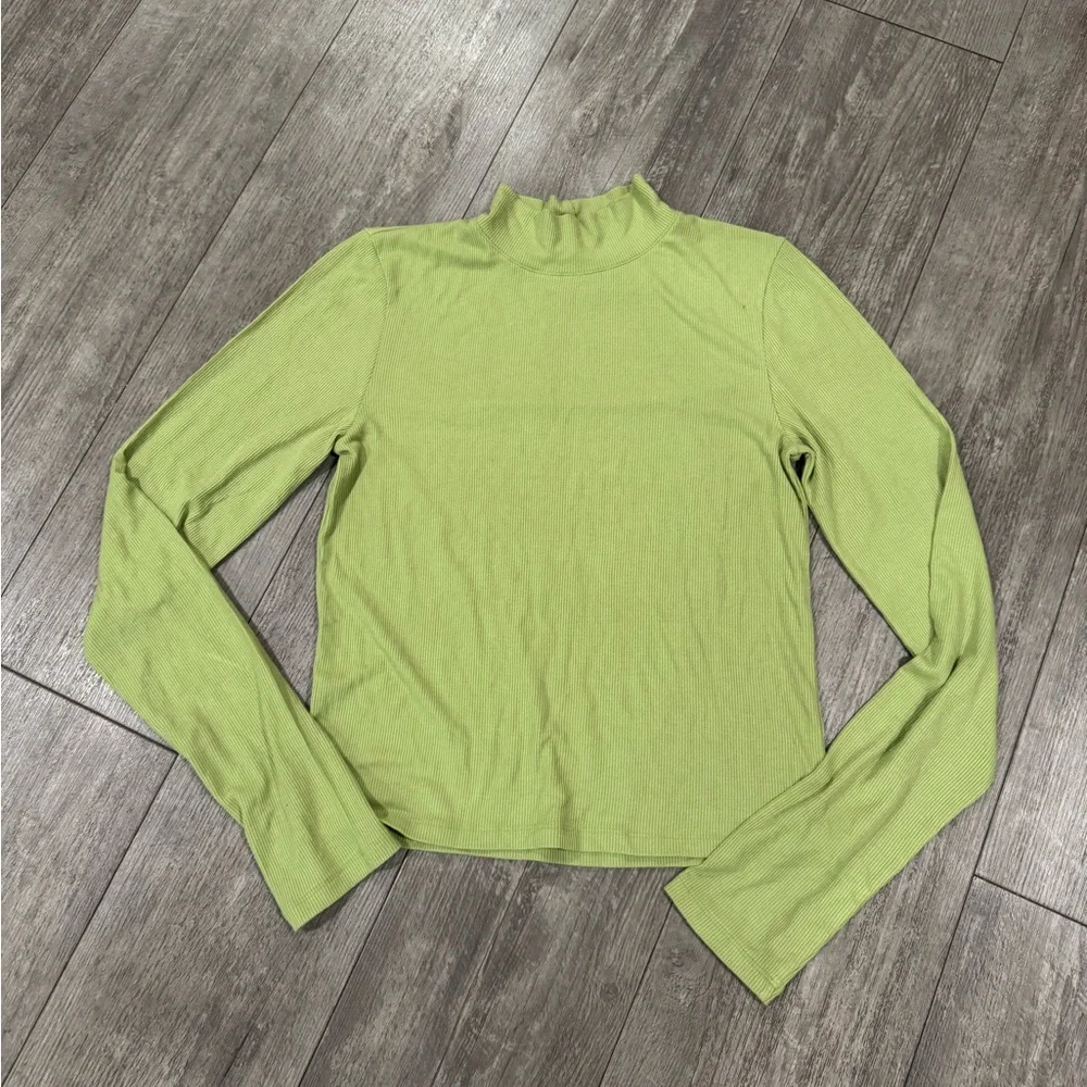 AMERICAN EAGLE turtleneck top ✨